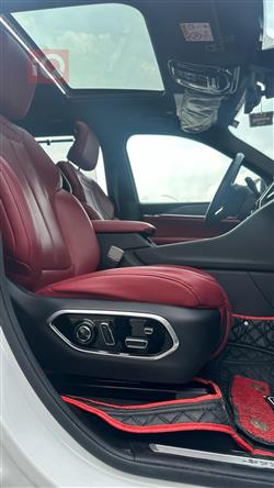 جیپ گراند شیرۆکی